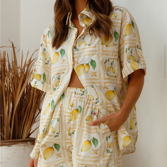 Fortunate One ‘Under the Lemon Tree’ Top - Picture 2 of 6